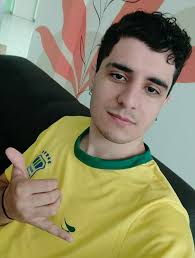 <em>Andrés R.</em>
